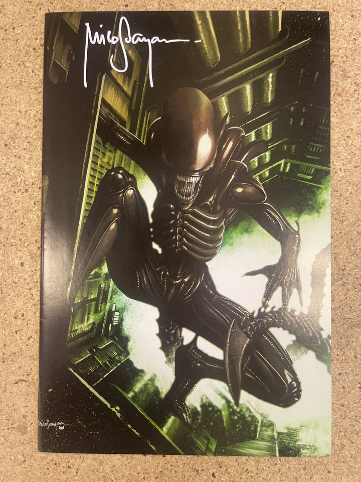 Aliens #4 Mico Suayan Signature Unknown Comics